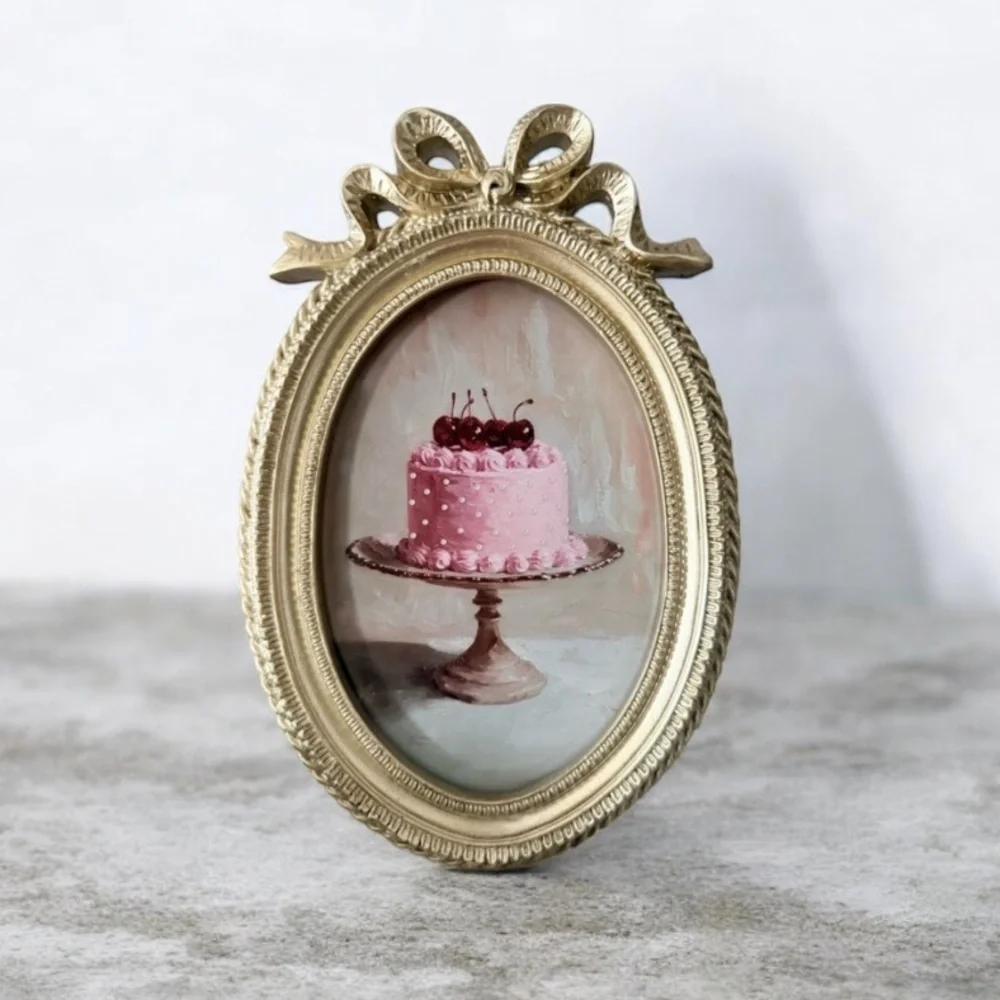 Gold Oval Frame with bow on top antique style for 4”x6” photo
